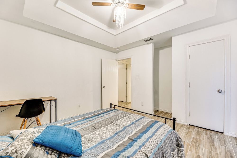 Convenient, Spacious & Peaceful: Home in Edinburg!