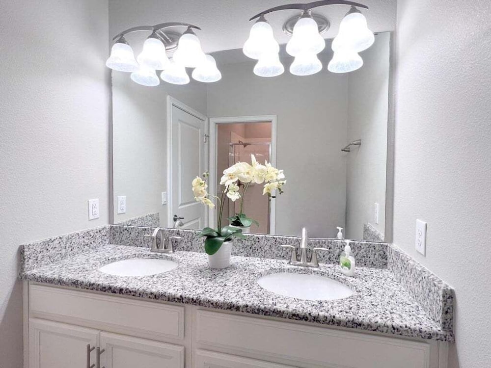 Mickey's Home 5 Bed Town-home With Private Pool! 5 Bedroom Townhouse