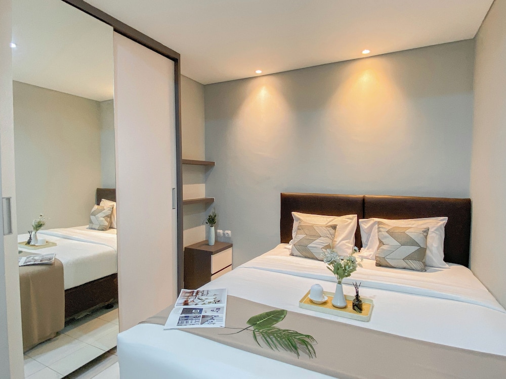 Homey And Modern 2Br At Patraland Urbano Apartment
