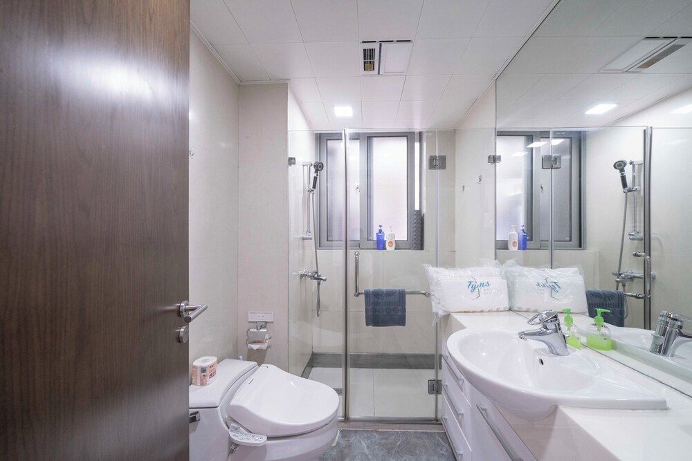 Tyms Modern1BR 1BA Apt Near Metro 1 9 11