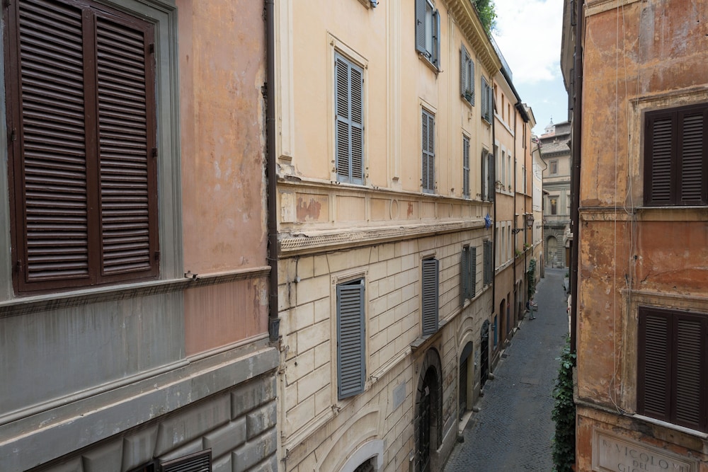 Campo De' Fiori Apartments