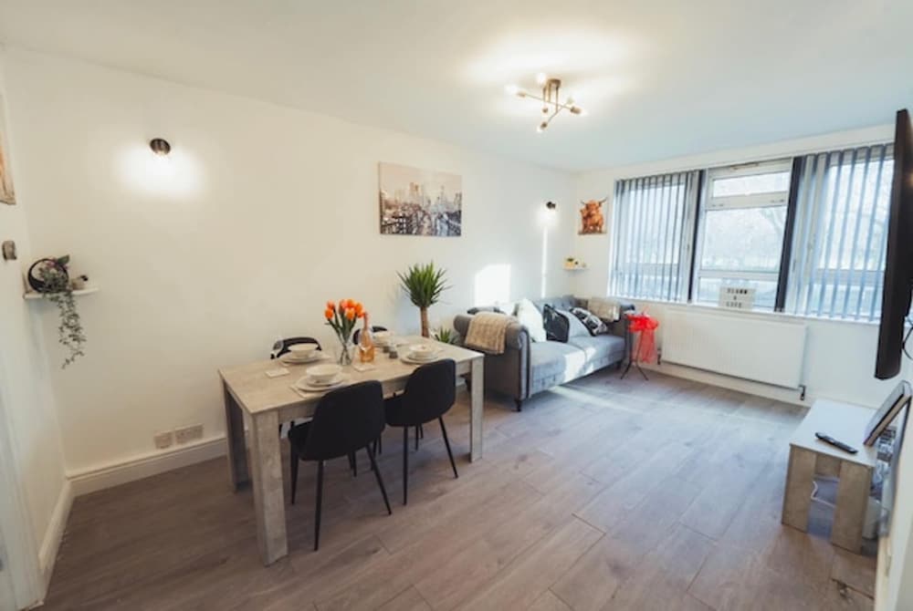 1 Bed-park View-balcony-wifi-pet Friendly