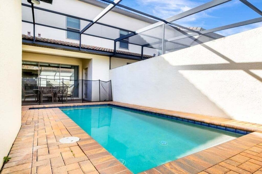 Beautiful Tranquil Relaxing Home With Private Pool 4 Bedroom Townhouse