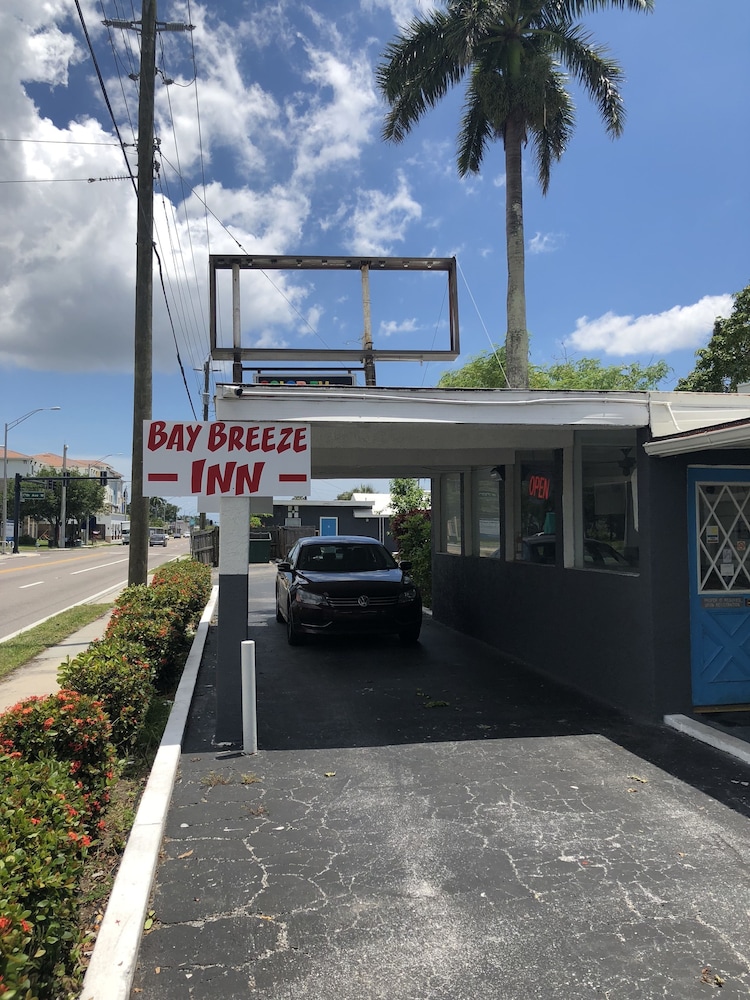 Bay Breeze Inn Bradenton Downtown - Property Image 4
