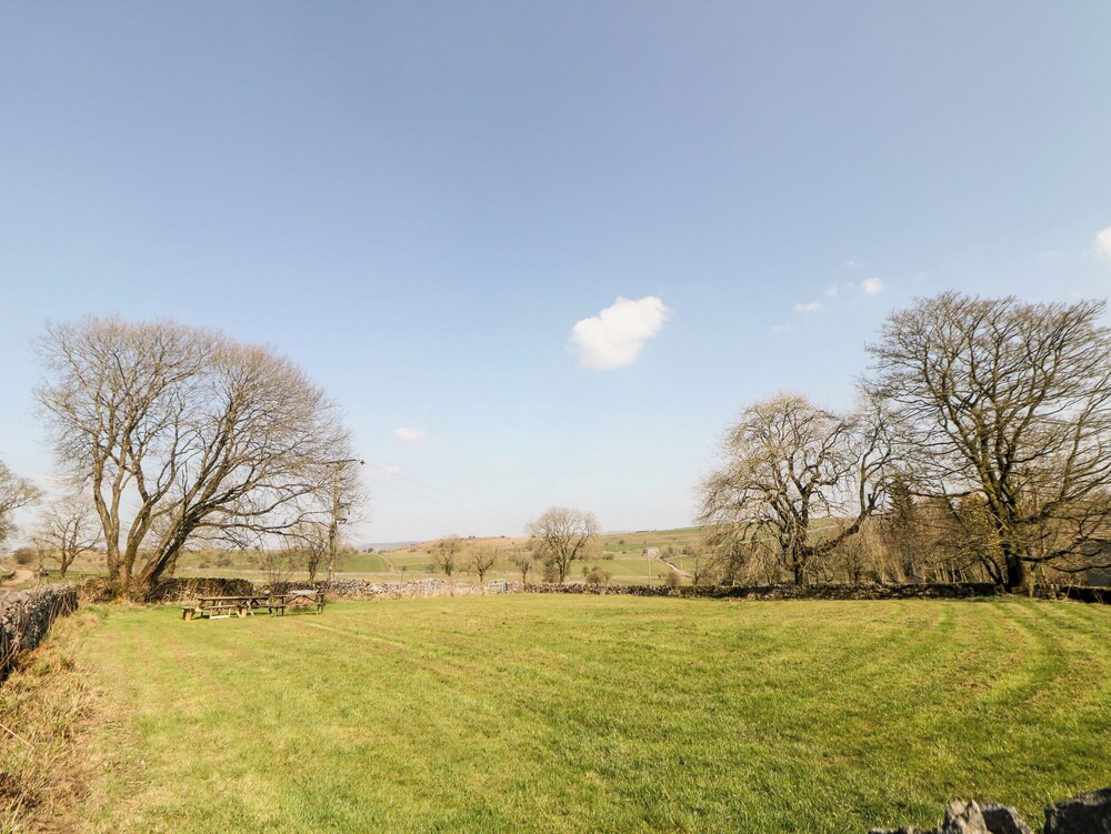 15 Calton View