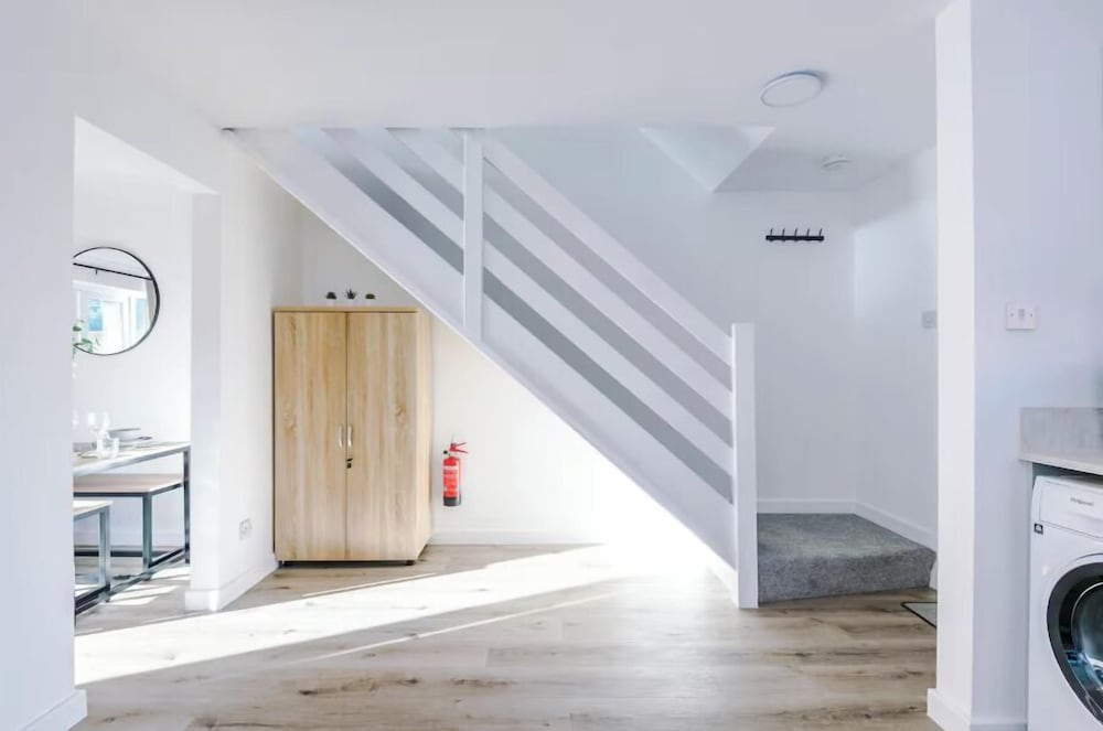 4 Eversley Park