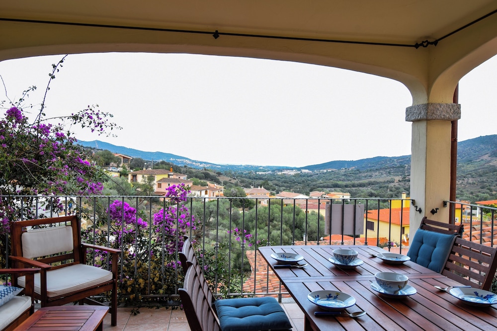 Casa Irene With Balcony In Budoni