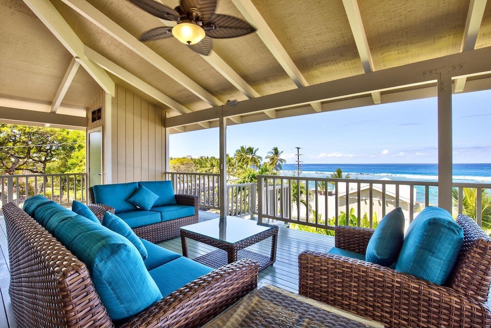 Penthouse - Spectacular Ocean Views - Across From Snorkeling Beach- Vrkcv