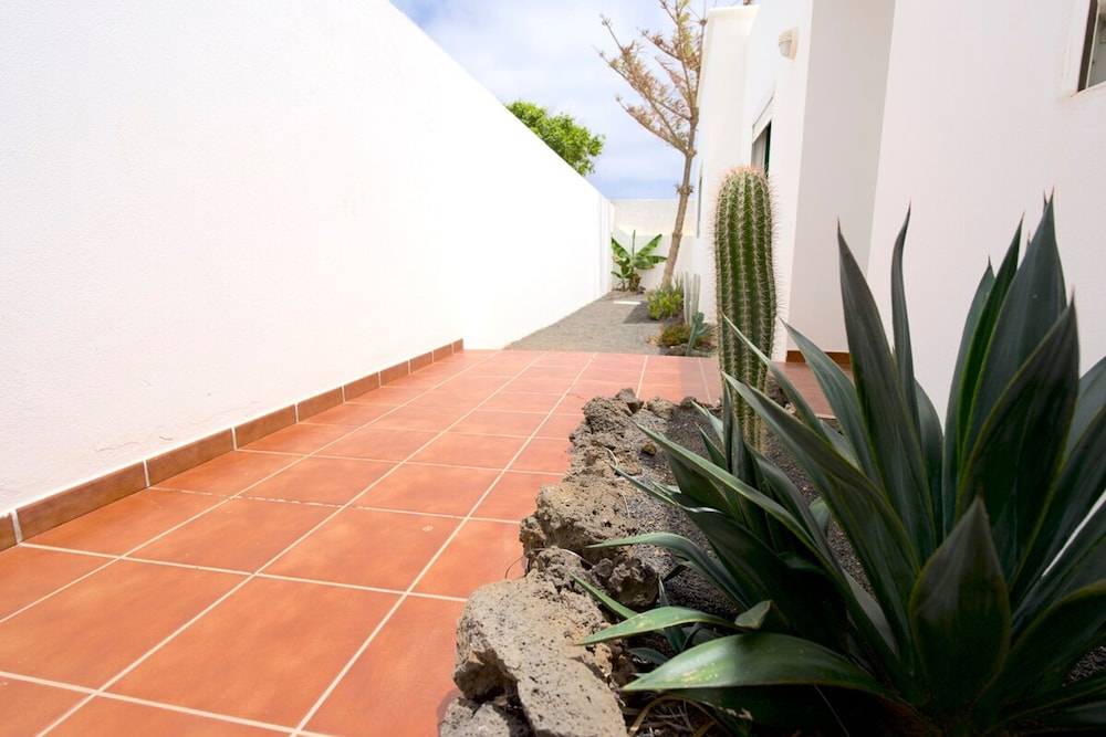 Bayside Kalendra Rofe A Hidden Retreat by the Sea