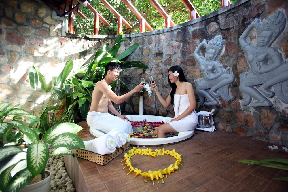 Nataya Roundhouse Coral Bay Resort and Spa