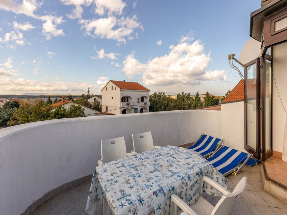 Apartments Ilija Njavro
