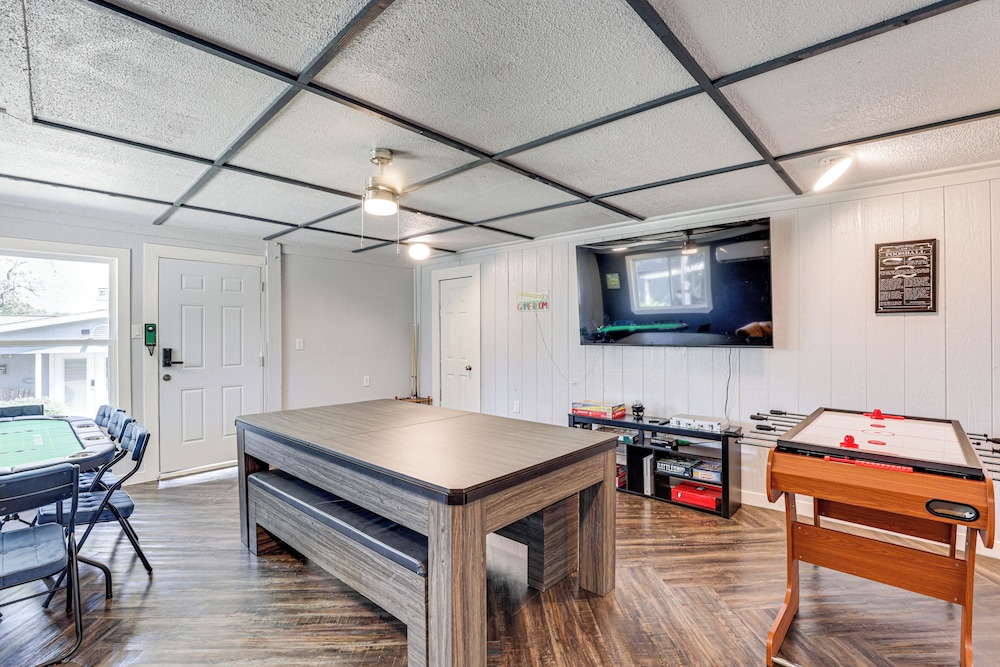 Lakefront Escape w/ Game Room & Dock in Mabank!