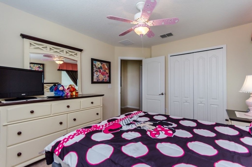 The Shire At West Haven 5 Bedroom Villa by RedAwning