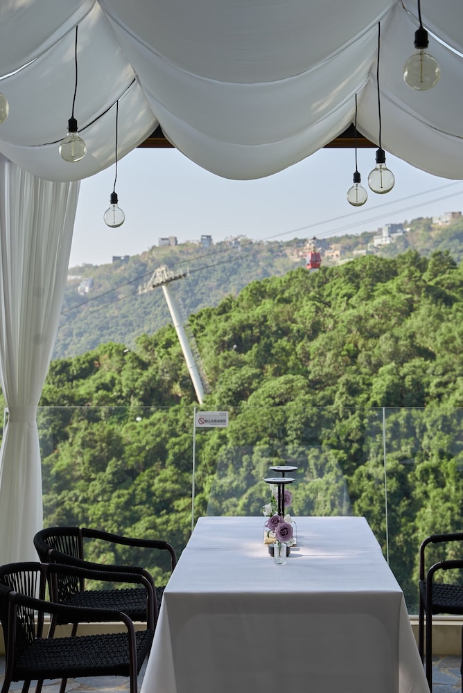 Miyue Shenzhen Tianlu Secret Wild Wizard Holiday Hotel