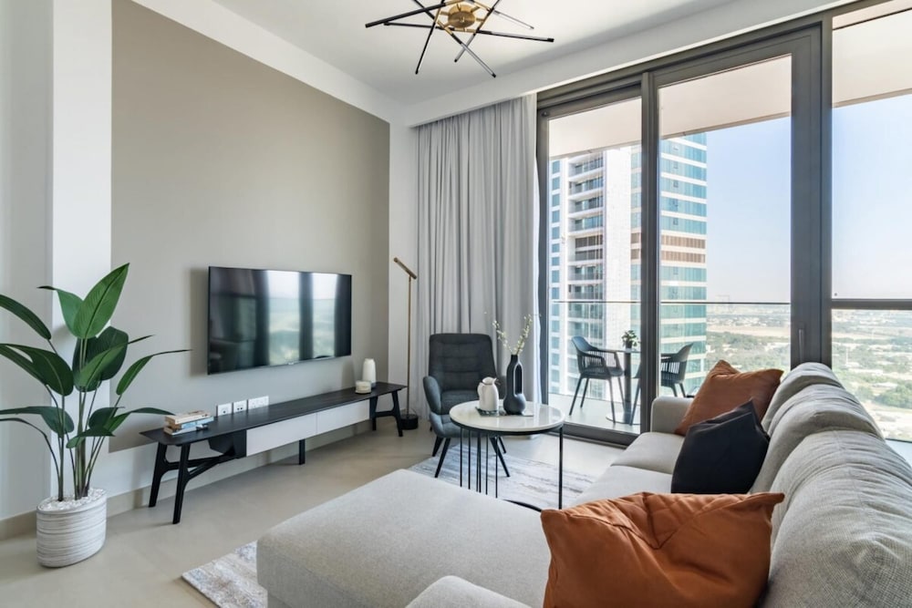 Silkhaus High Floor Connected to Zabeel Mall