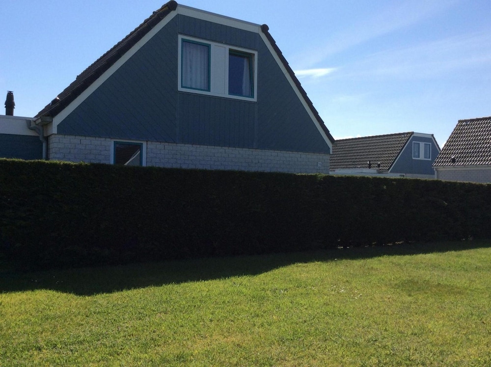 Bungalow for 6 People Near Beach