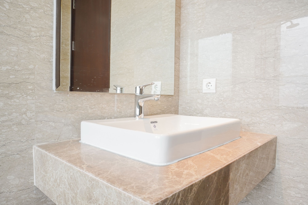 Elegant and Spacious 3BR Menteng Park Apartment, 자카르타 - 19