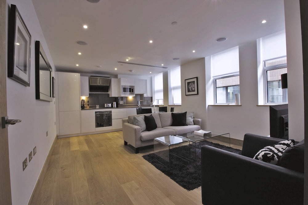 Red Lion Court by Servprop