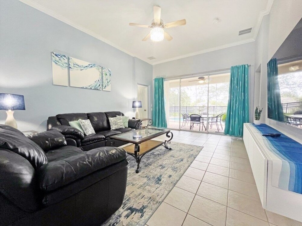 Under The Sea Villa 5 Bedroom Villa by RedAwning view 4