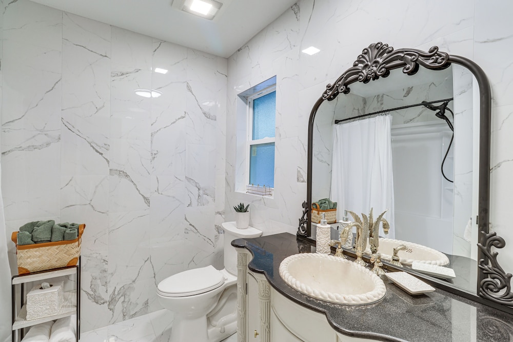 6 Mi to Shore: Vero Beach Family Home