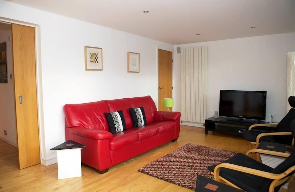 JOIVY Inviting Flat in Canonmills