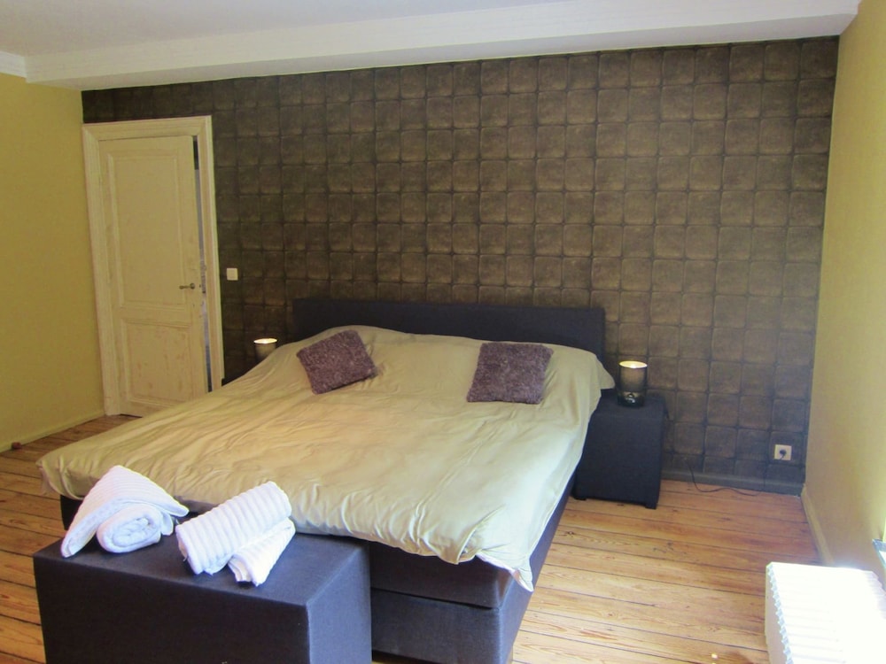 Luxury Castle, Basse-bodeux view 4