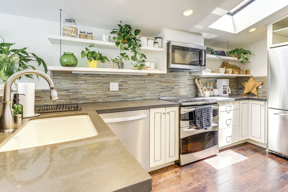 Resort Perks, Ocean Access: Solana Beach Townhome!