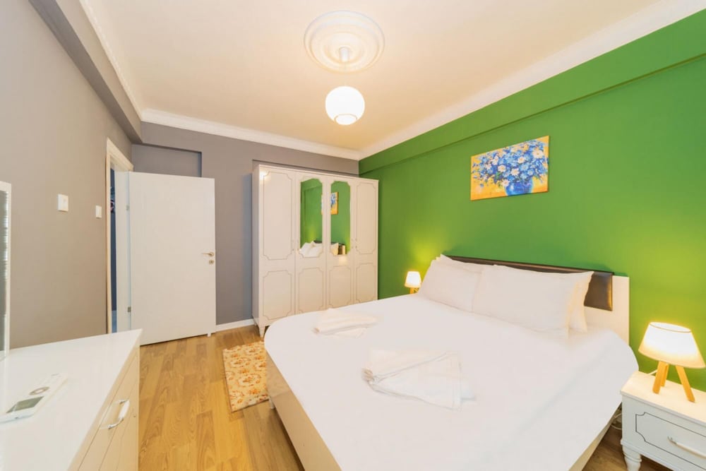 Central Flat Close to the Beach in Muratpasa