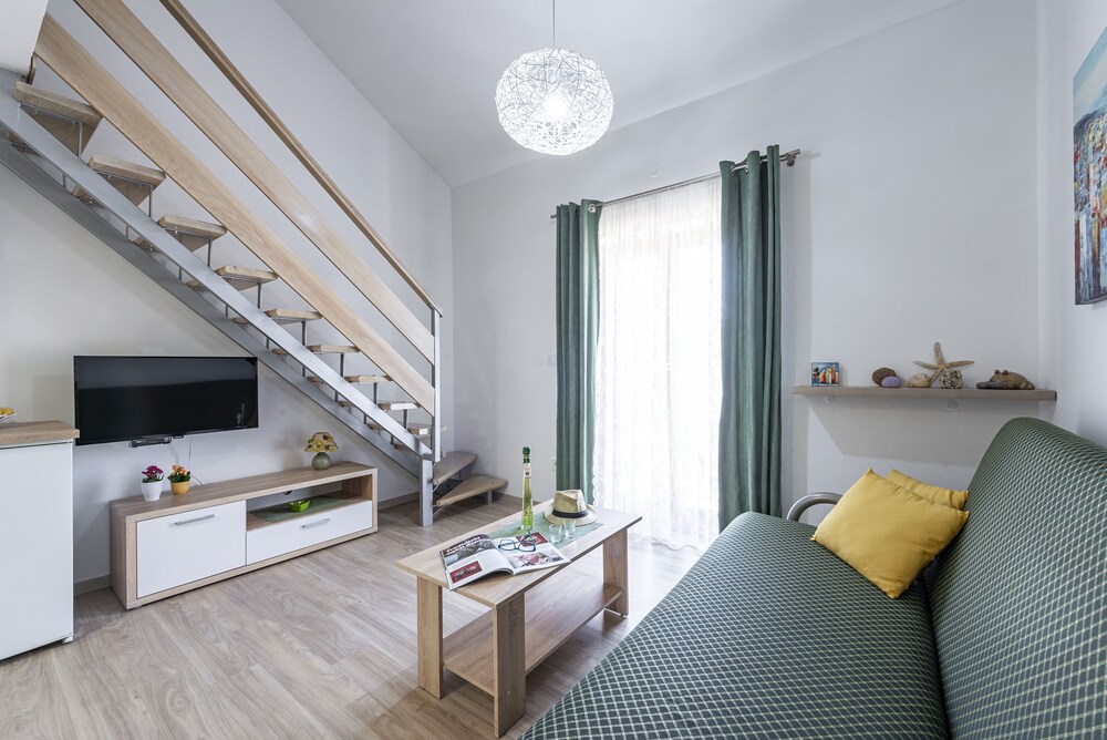 Cina Apartments
