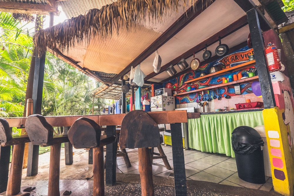 Pura Vida Hostel