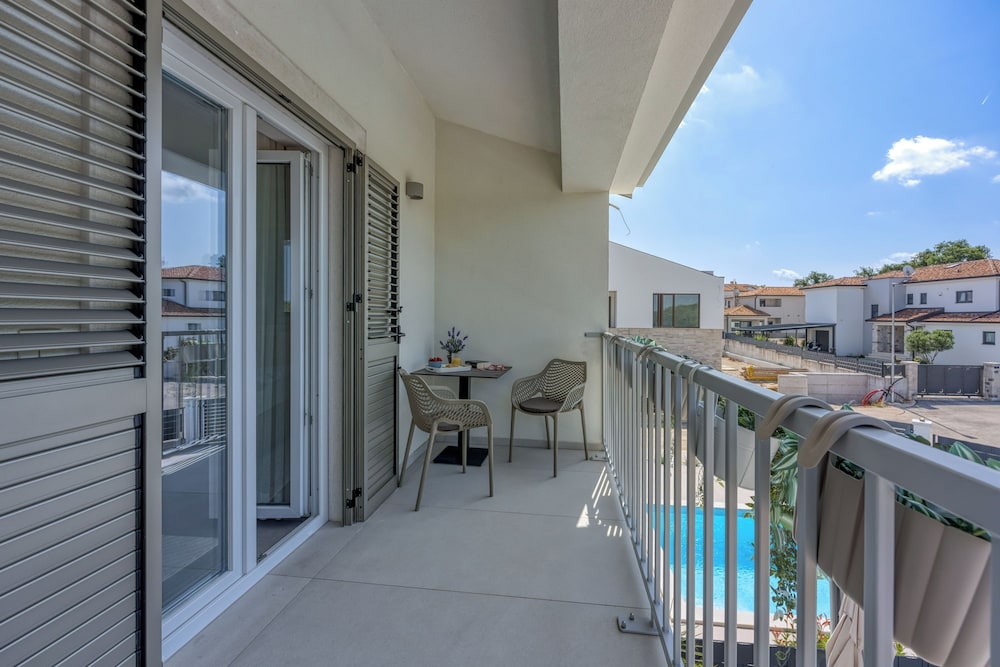 Villa Aria With Pool and Whirlpool