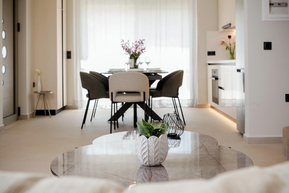 Amfitriti Villa