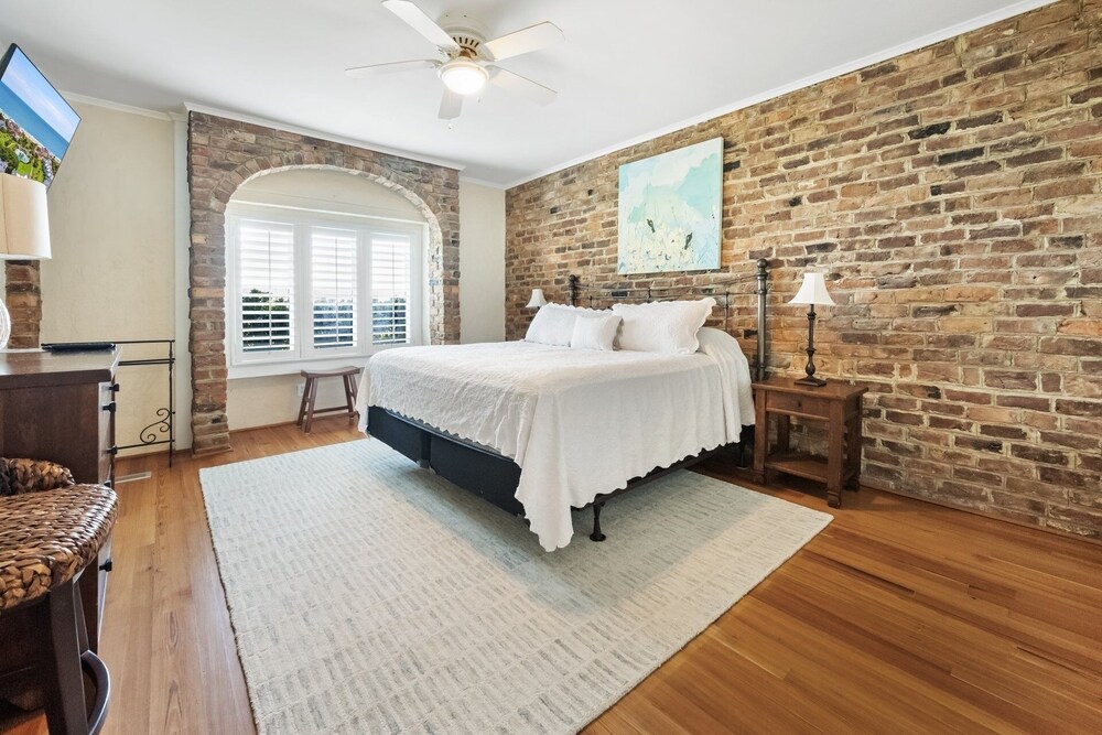 Pawleys Island Vacations - Enjoy Listening To The Sound Of The Crashing Waves And Bird Watching 4 Bedroom Villa by RedAwning - Property Image 3