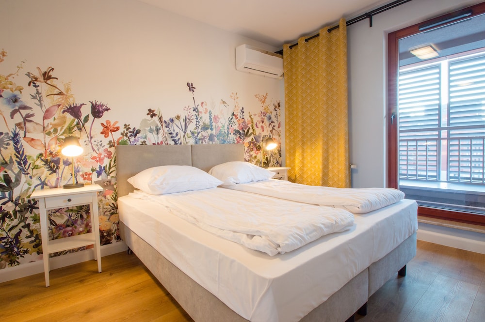 Grand Apartments - Waterlane Island SPA view 3