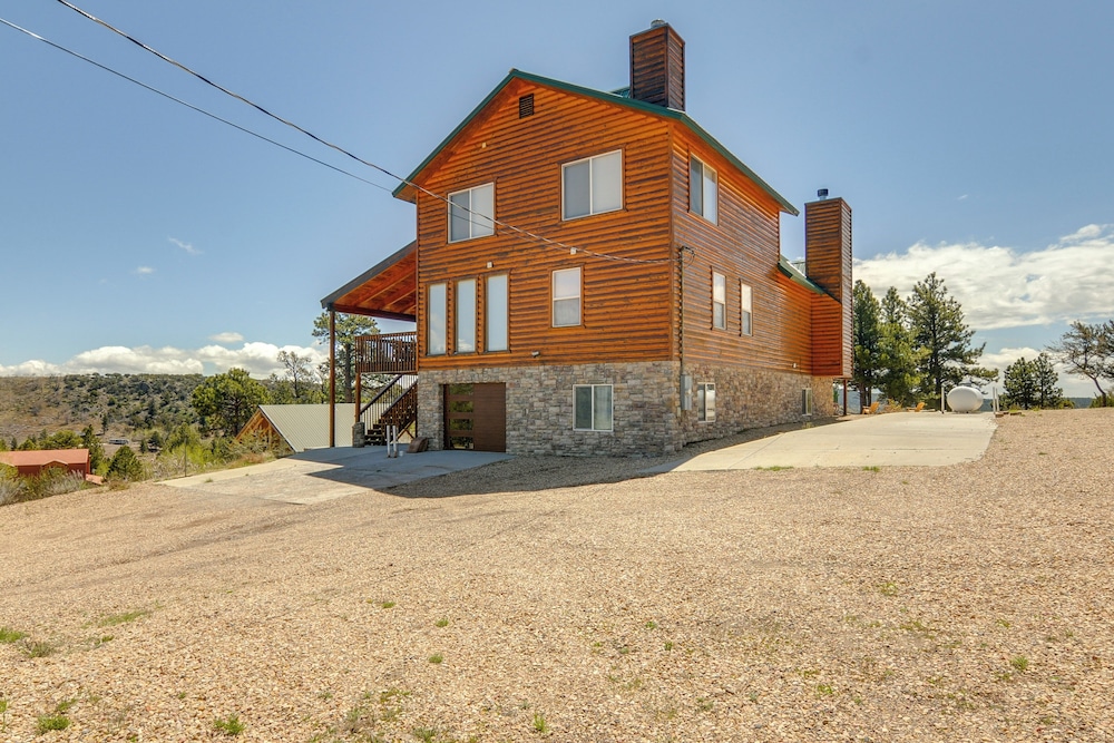 Pet-friendly Cabin < 1 Mi to Panguitch Lake! view 2