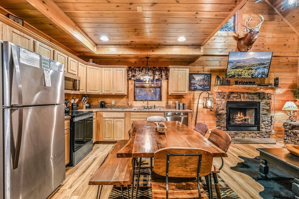 The Smoky Pines 2 Bedroom Cabin
