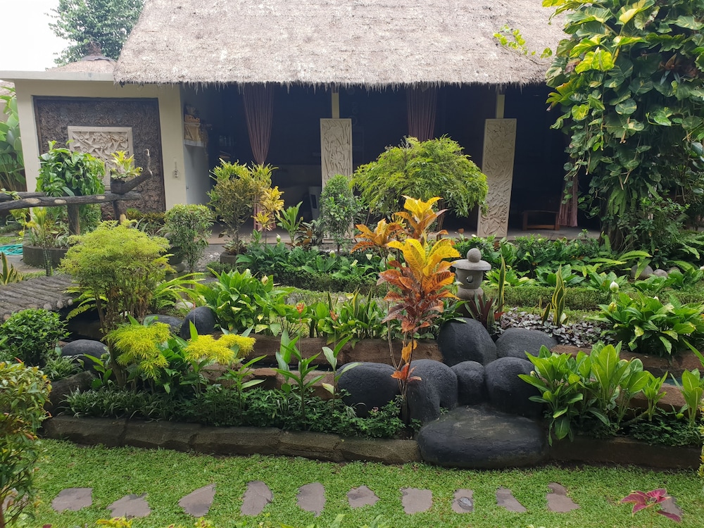 Liyer House