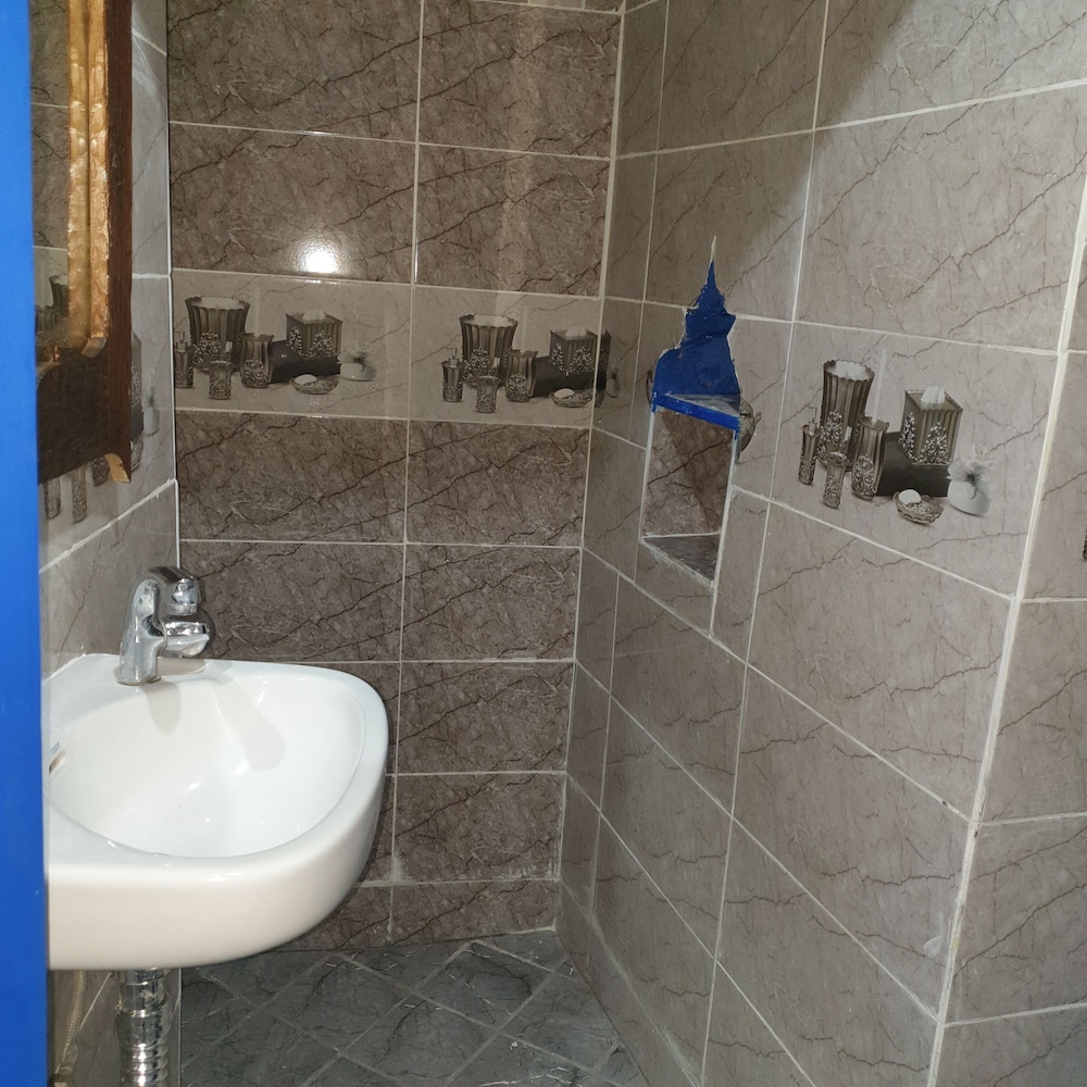 aline hostel