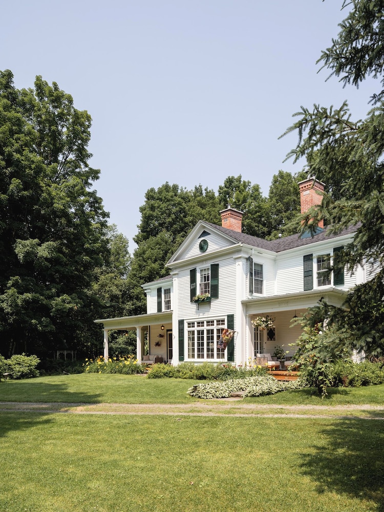 Lee Farm Inn
