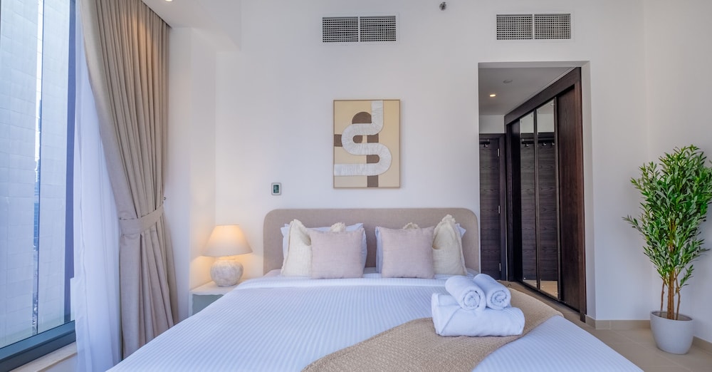 LUX The Silverene Marina View Suite 4