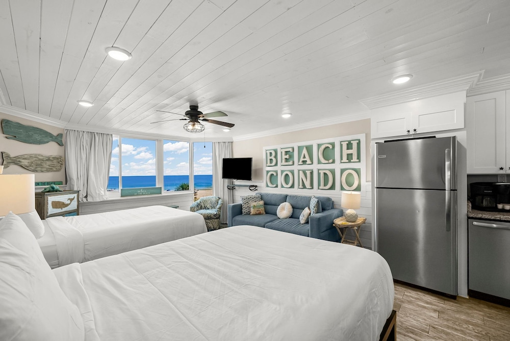 Beachfront Studio Condo - Top of the Gulf 317