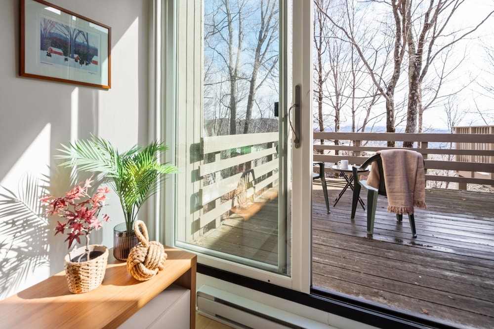 22 Village Run 3 Bedroom Condo by RedAwning view 4