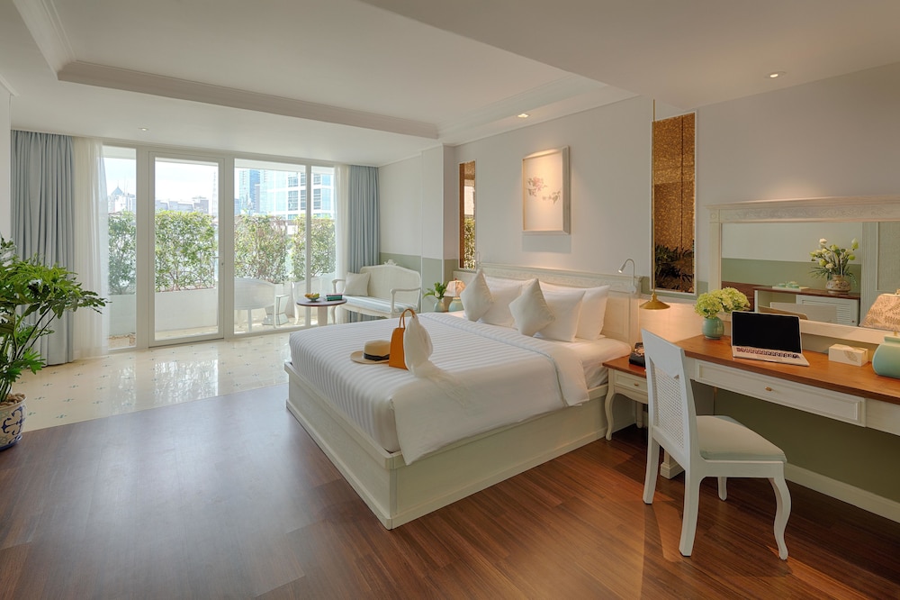 Au Lac Charner Hotel 83