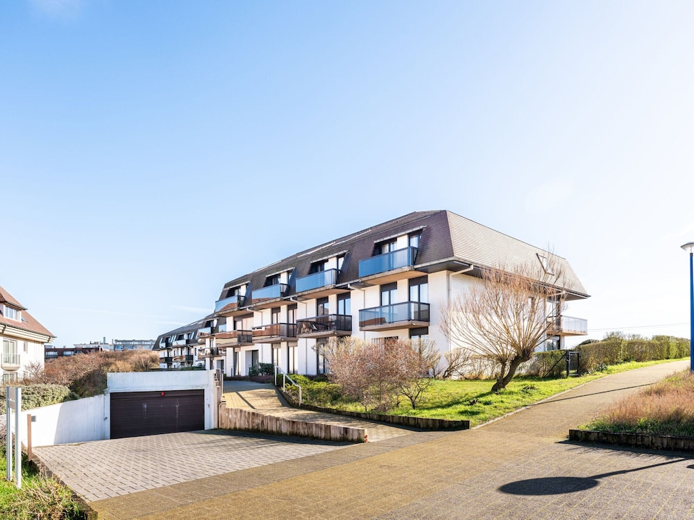 Apartment in Oostduinkerke Near the Beach