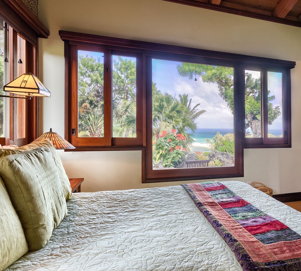 Sea Song in Kilauea With 4 Bedrooms and 6 Bathrooms