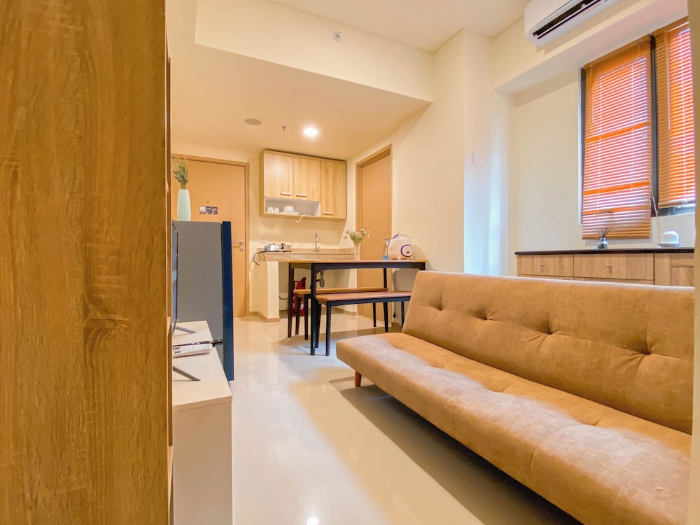Brand New 1Br With Working Room At Meikarta Apartment