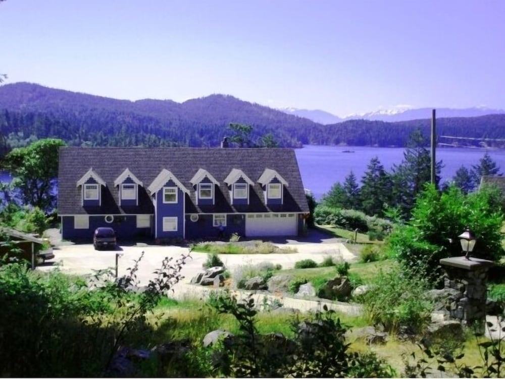Moonlit Cove B&B