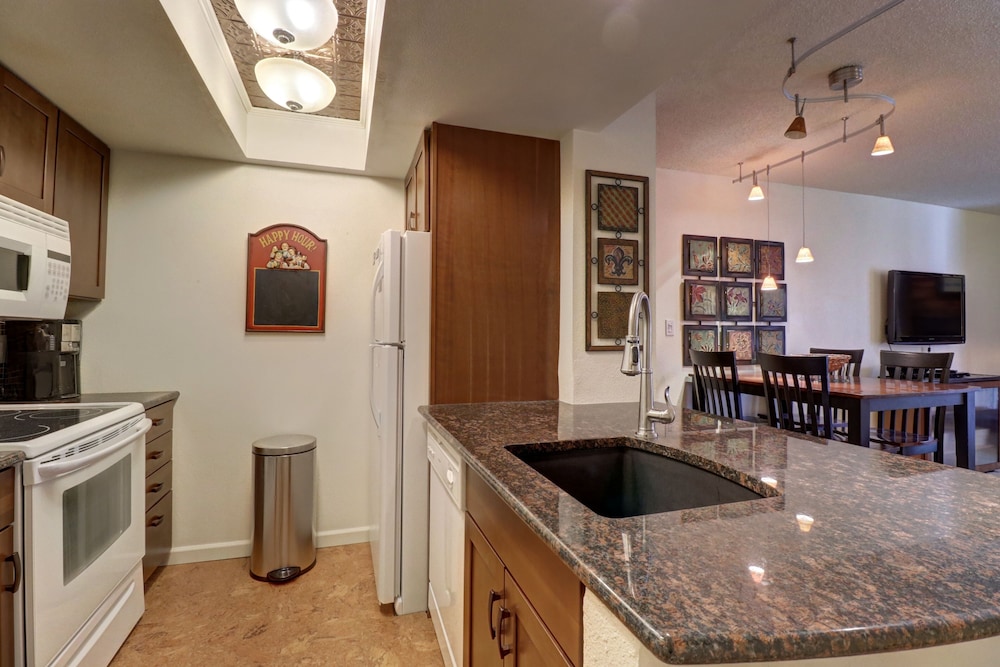Fp211 Fox Pine Inn 1br 2ba 1 Bedroom Condo by RedAwning view 2