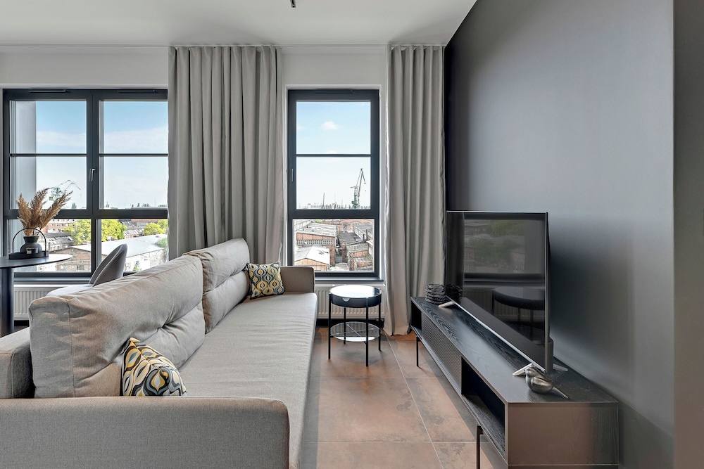 Doki Living - Foodhall & Parking by Downtown Apartments