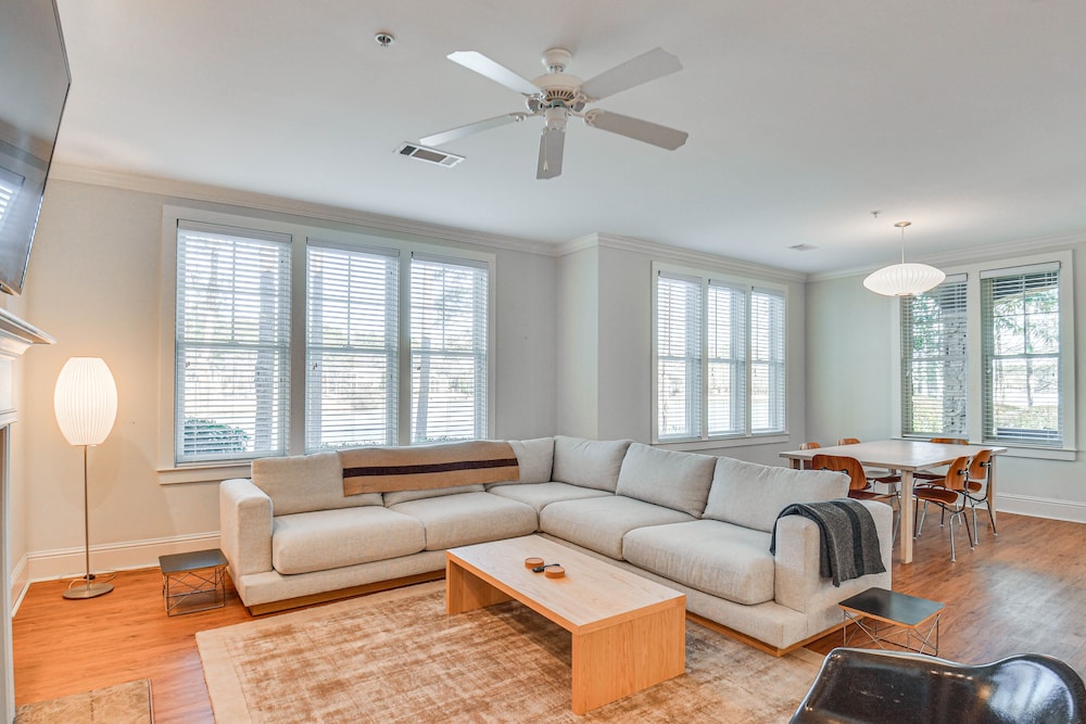 Waterfront Lake Oconee Condo w/ Lake Views! view 4
